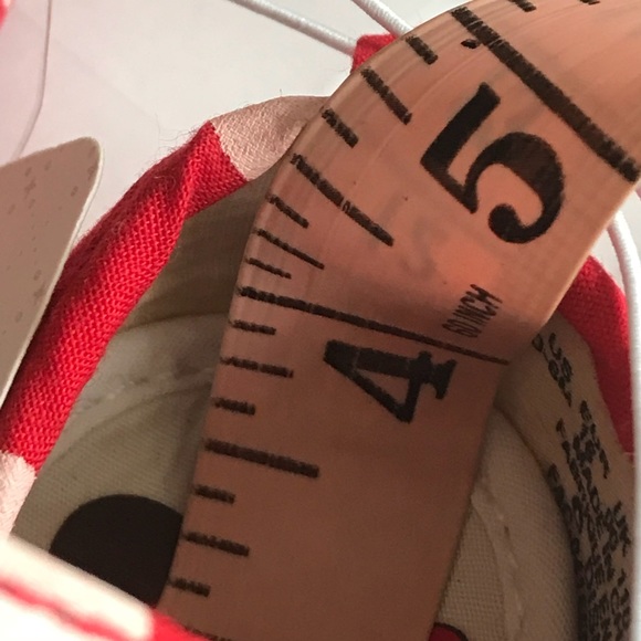 🎉💕HP💕🎉Disney’s Minnie Mouse Polka Dot Shoes - Picture 5 of 6